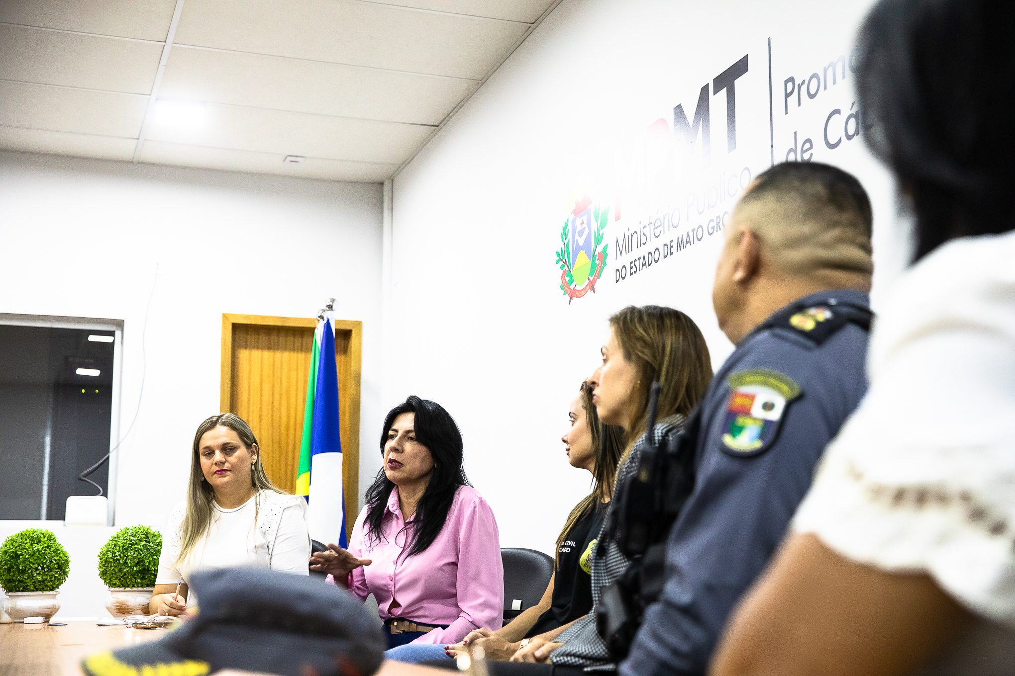 Em reunião com promotora prefeita Eliene reforça compromisso na luta contra a violência doméstica e defende ampliação de políticas públicas